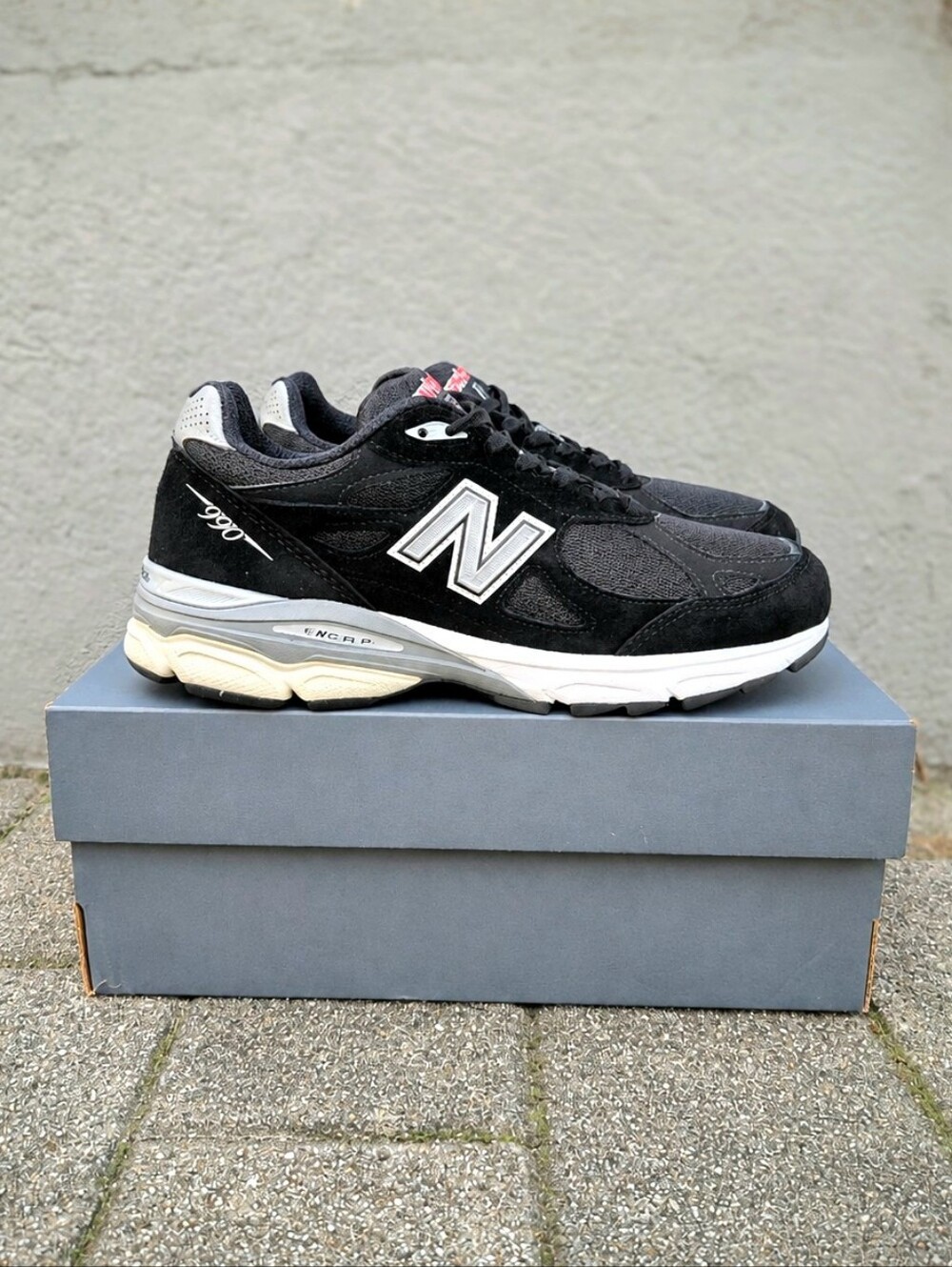 New Balance 990v3 Made in USA Black Grey Mens Size 10/10.5 Like New